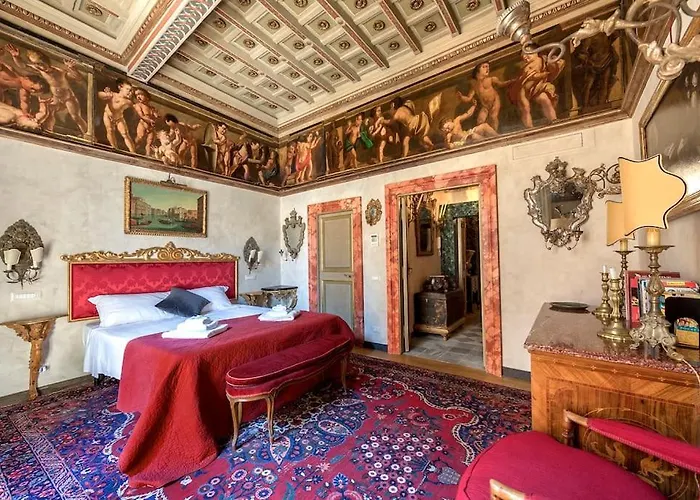 Piazza Navona Historical Palace